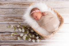 1_Shooting-bebe-shooting-grossesse-lyon-photographe-naissance-maternite-studio-photo-18