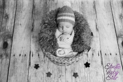 1_Studio-Baby-star-meilleur-photographe-naissance-top-grossesse-lyon-meyzieu-decines-bron-bourgoin-109